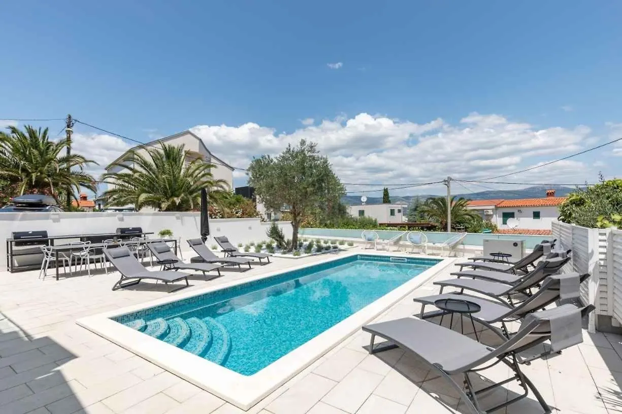 Apartment In Arbanija With Sea View, Terrace, Air Conditioning, Wifi 5139-1 Trogir 0*,  Croatia