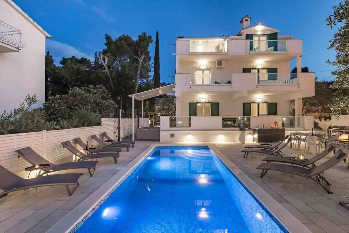 Apartment In Arbanija With Sea View, Terrace, Air Conditioning, Wifi 5139-1 Trogir