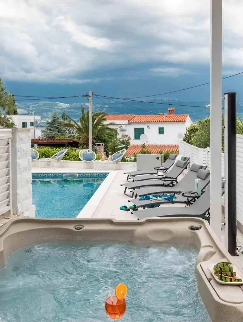 Apartment In Arbanija With Sea View, Terrace, Air Conditioning, Wifi 5139-1 Trogir