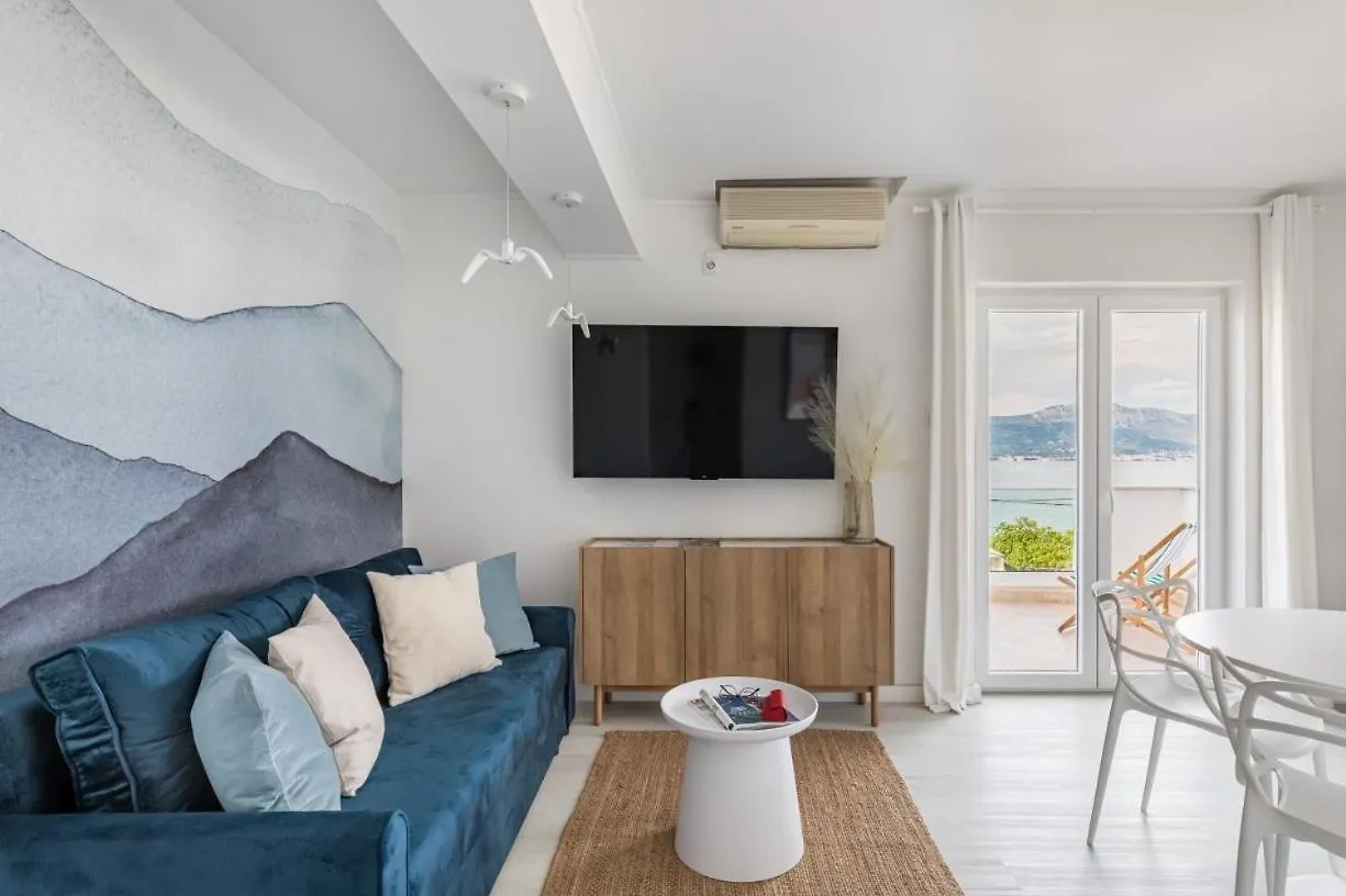 Apartment In Arbanija With Sea View, Terrace, Air Conditioning, Wifi 5139-1 Trogir