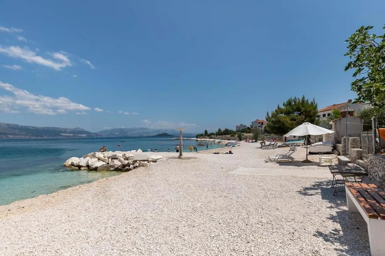 Apartment In Arbanija With Sea View, Terrace, Air Conditioning, Wifi 5139-1 Trogir